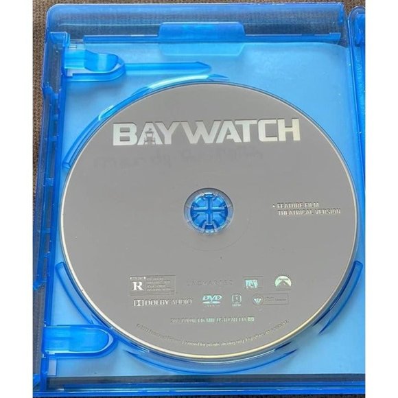 Baywatch (Blu-ray/DVD) - No Digital - Picture 3 of 6